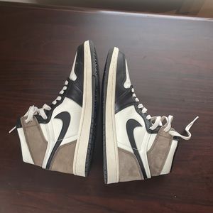 Air Jordan 1 Retro High Dark Mocha 8.5US